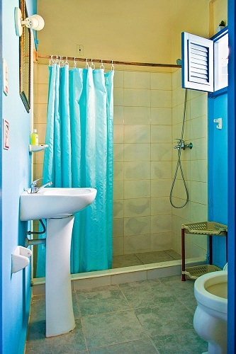 'Bathroom 1' Casas particulares are an alternative to hotels in Cuba.